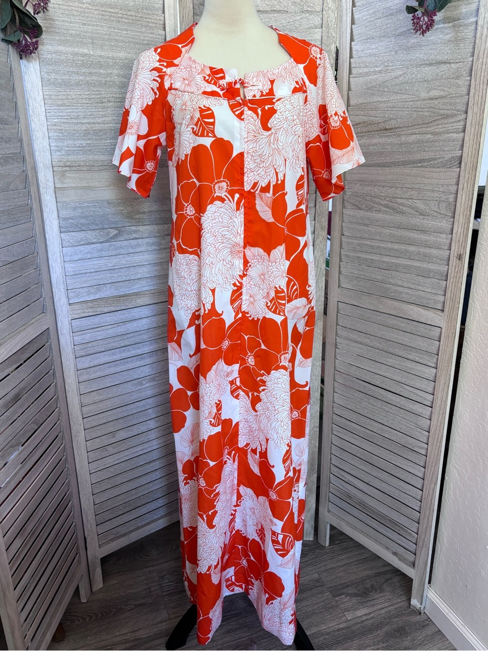 Vintage 1960’s PENNY’S HAWAII Pake Muu Hostess MaxiDress, SZ M Mandarin Collar